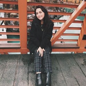 Meet your Posher, Corrine